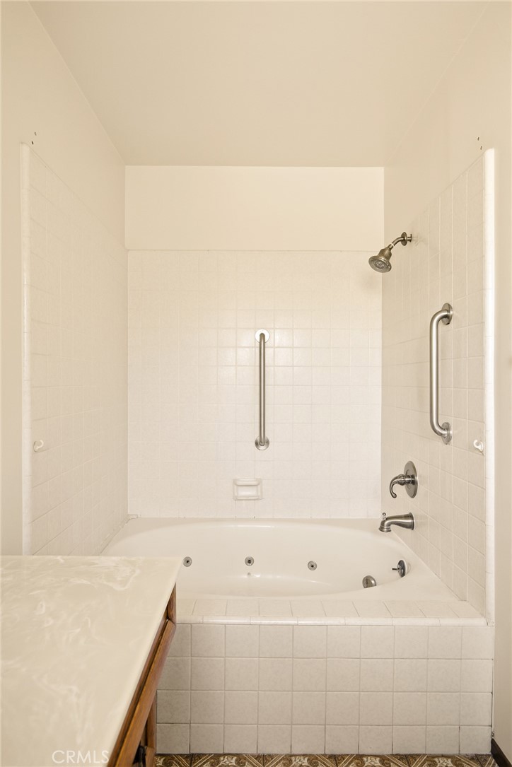 531 N Niagara Property Photo 35