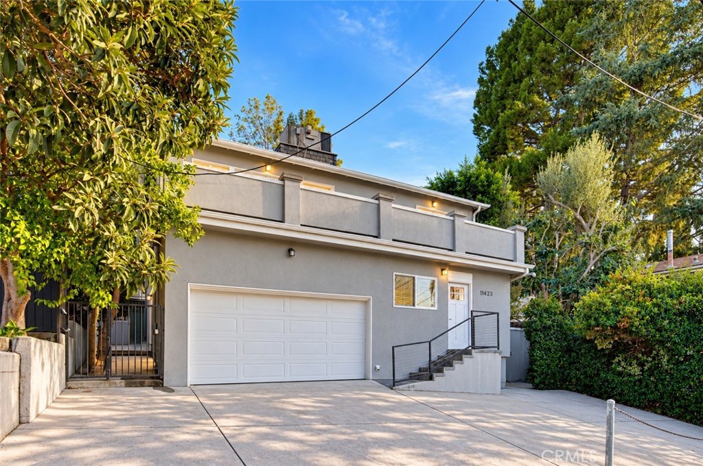 11423 Sunshine Terrace Property Photo 3