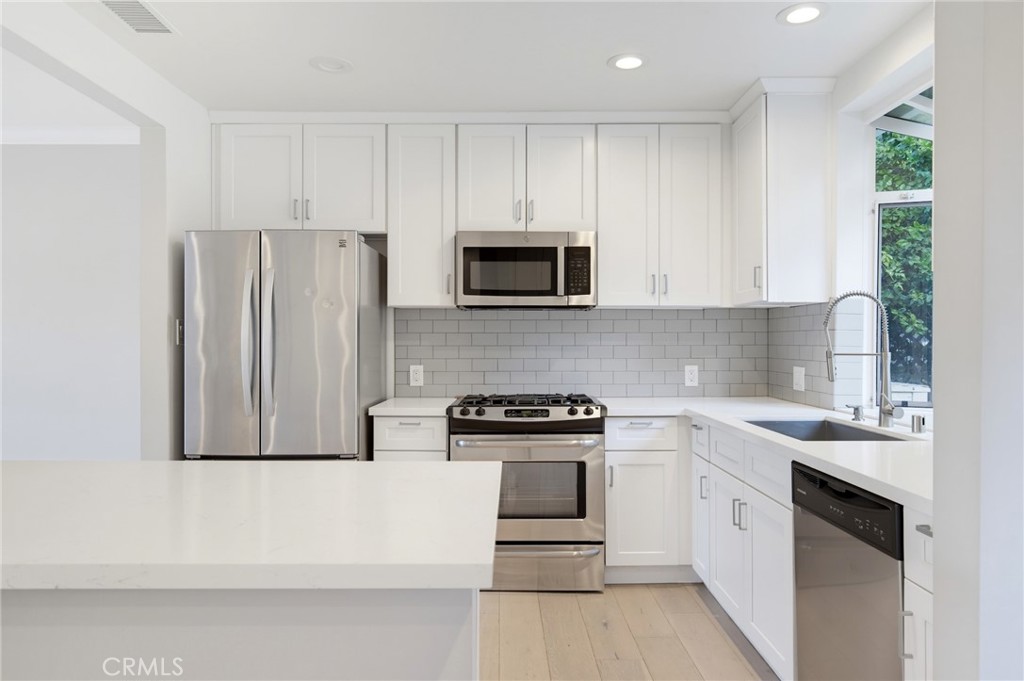 11423 Sunshine Terrace Property Photo 19