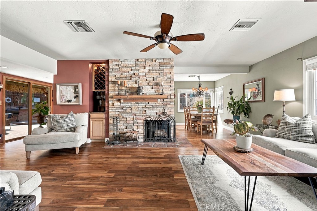 10323 Newhome Property Photo 10