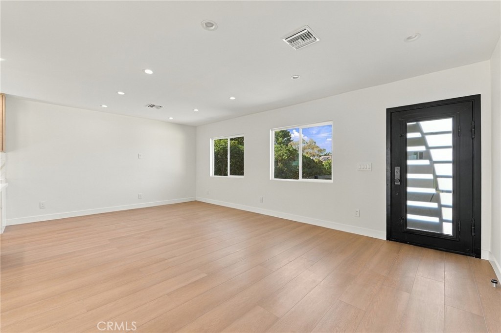 10902 Tujunga Canyon Property Photo 7