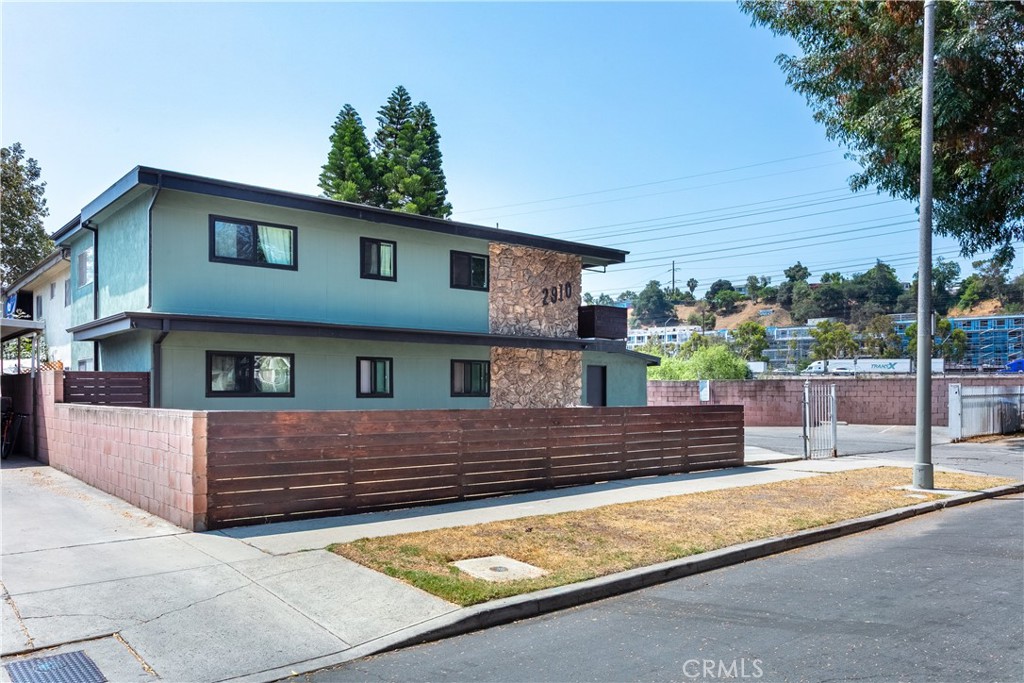 2910 Acresite Street Property Photo 6