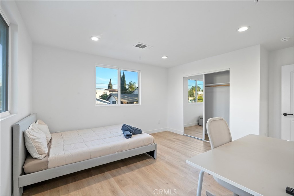 1029 Lord Street Property Photo 8
