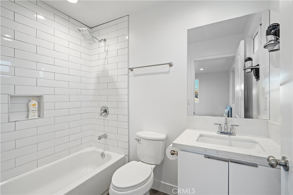 1029 Lord Street Property Photo 9