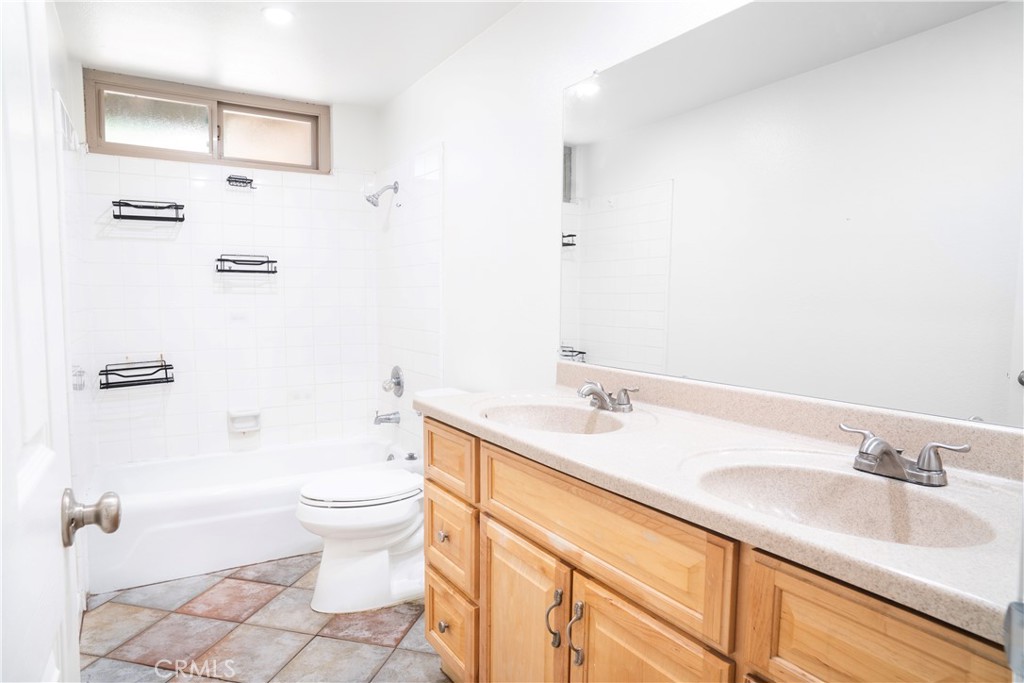 2518 N Hathaway Property Photo 11