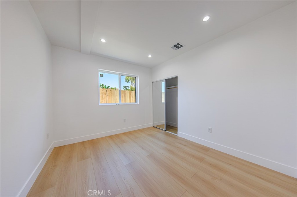 1259 S Longwood Avenue 3.5 Property Photo 12