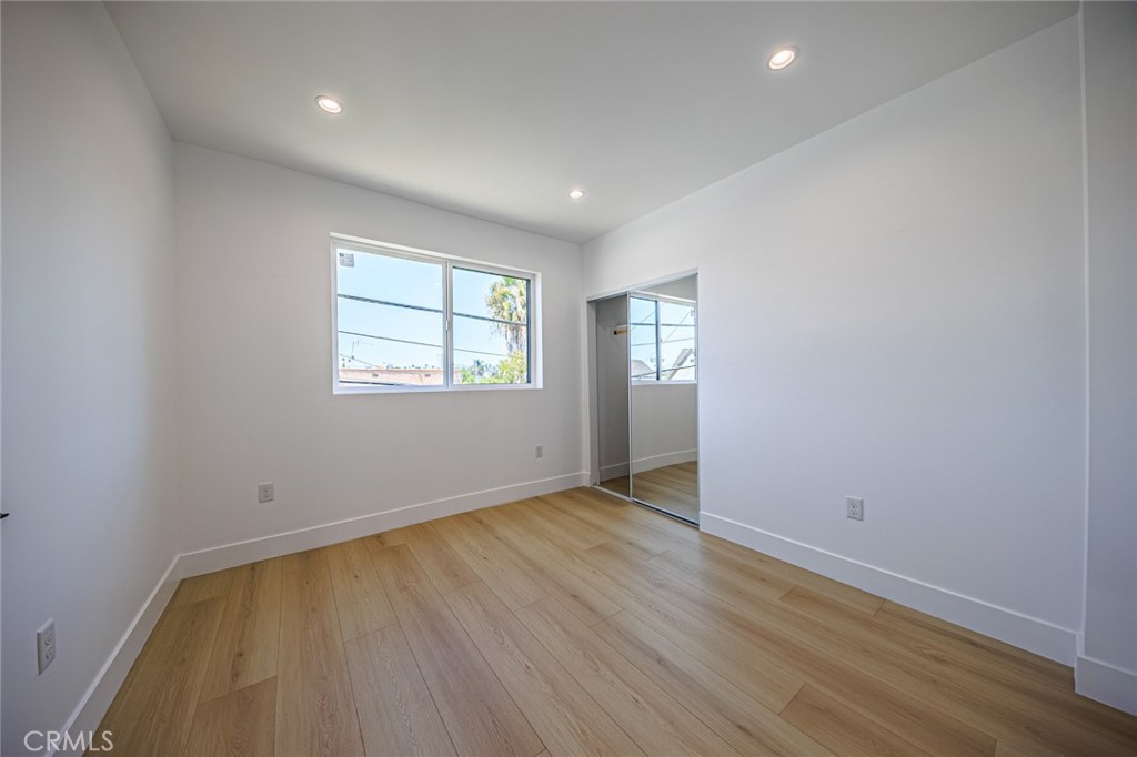 1259 S Longwood Avenue 3.5 Property Photo 27