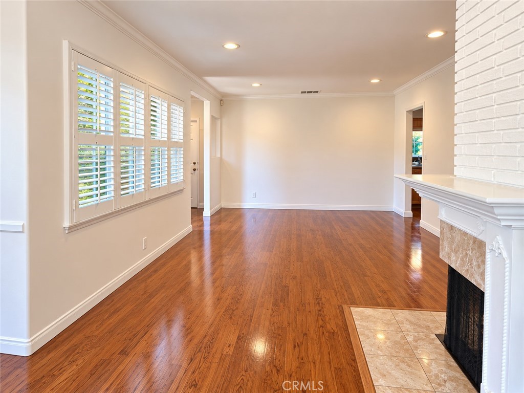 1104 N Screenland Drive Property Photo 5