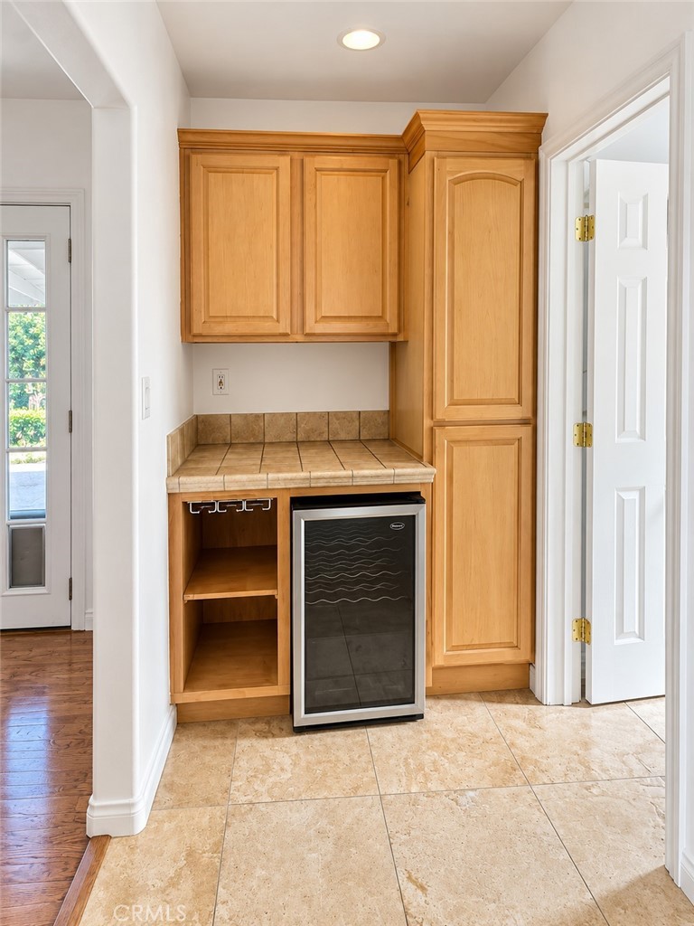 1104 N Screenland Drive Property Photo 13