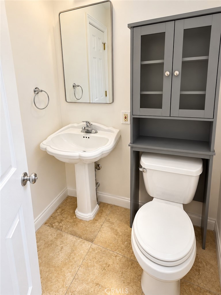 1104 N Screenland Drive Property Photo 16