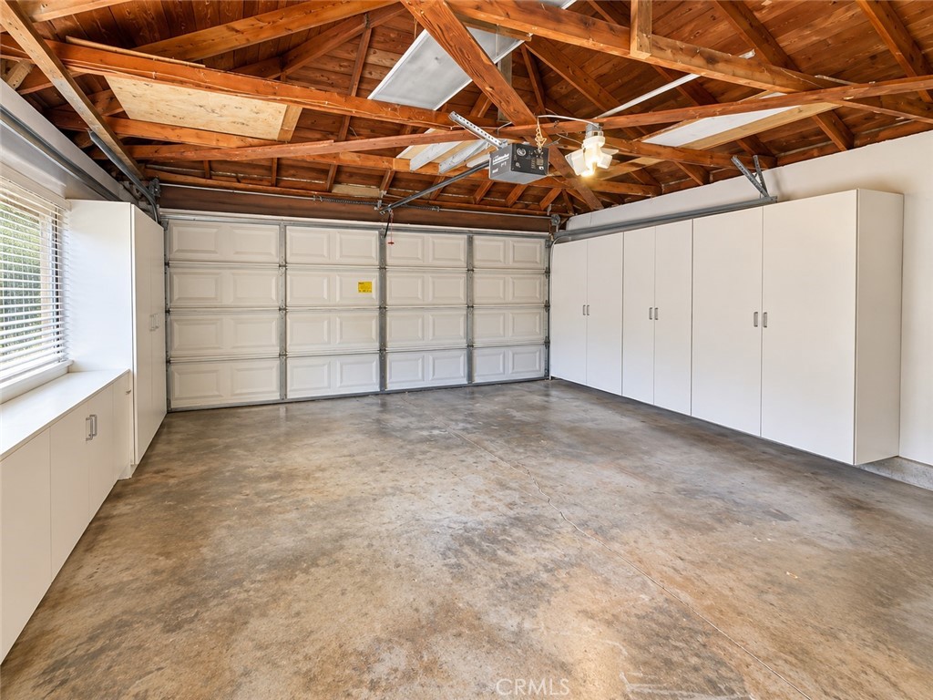 1104 N Screenland Drive Property Photo 35