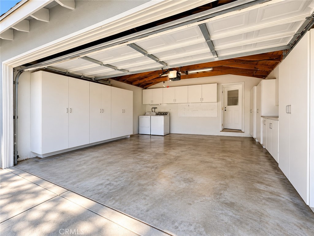 1104 N Screenland Drive Property Photo 36