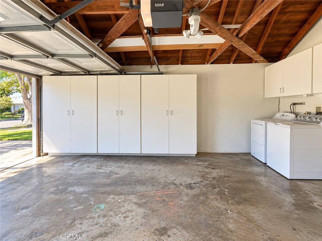 1104 N Screenland Drive Property Photo 37