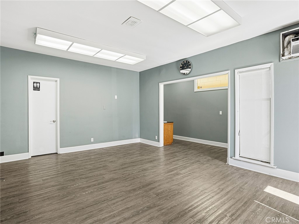 4105 W Magnolia Boulevard Property Photo 3