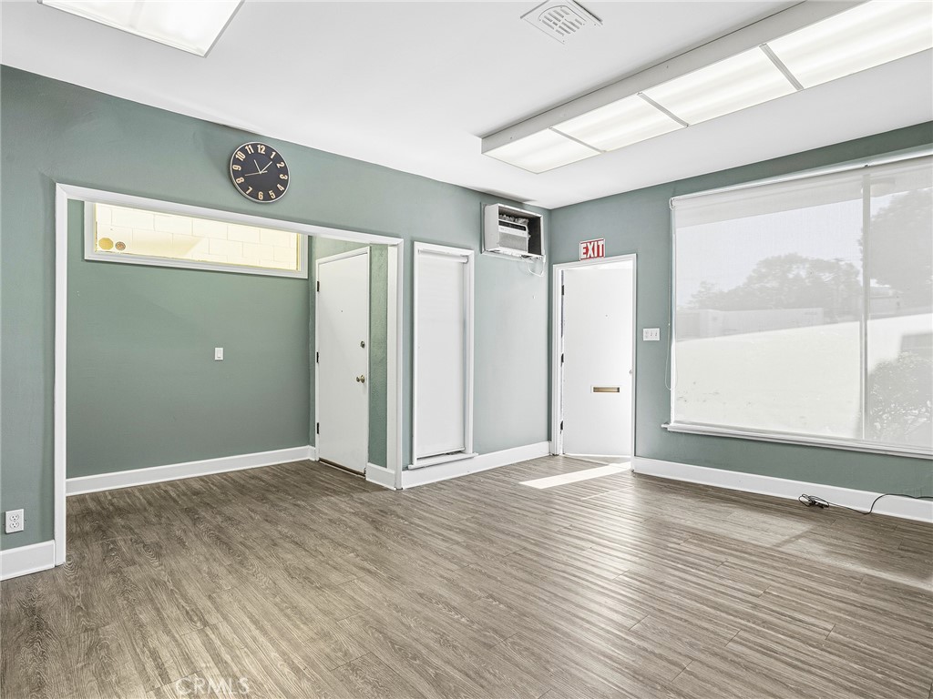 4105 W Magnolia Boulevard Property Photo 4