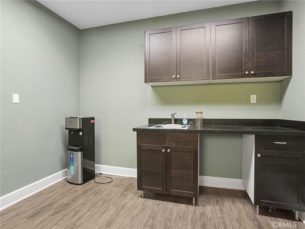 4105 W Magnolia Boulevard Property Photo 6