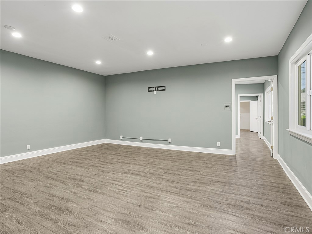 4105 W Magnolia Boulevard Property Photo 7
