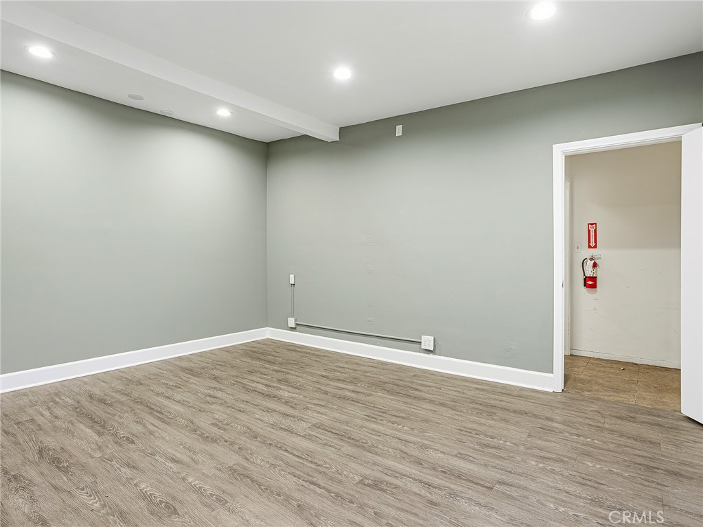 4105 W Magnolia Boulevard Property Photo 11