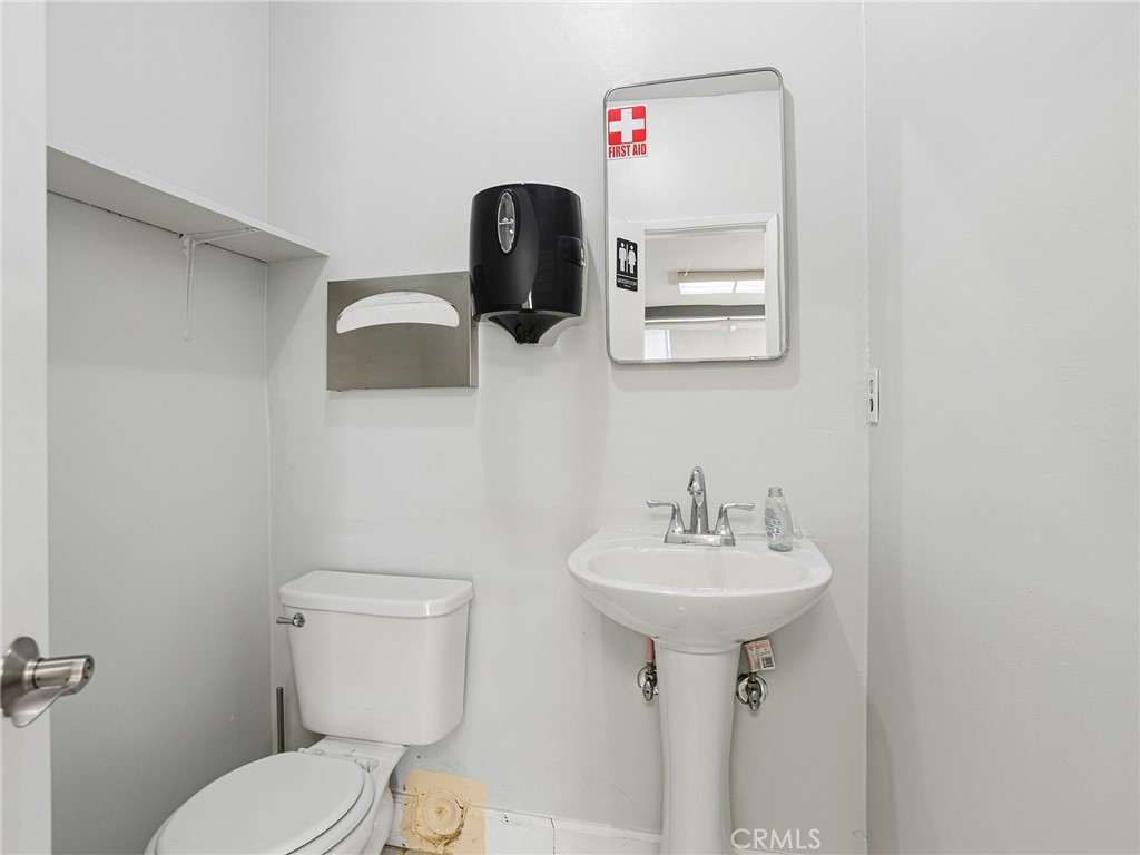 4105 W Magnolia Boulevard Property Photo 12