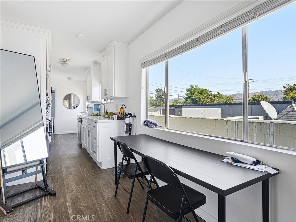 4105 W Magnolia Boulevard Property Photo 21