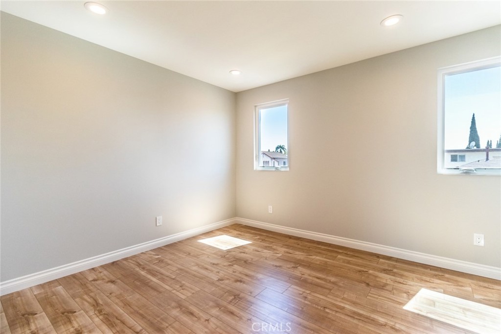 1739 Longwood Avenue Property Photo 6