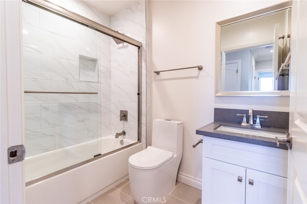 1739 Longwood Avenue Property Photo 12