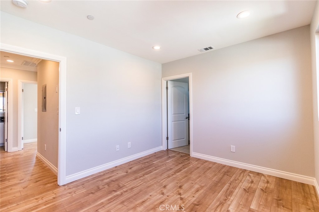 1739 Longwood Avenue Property Photo 18