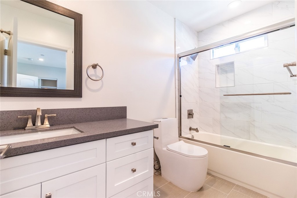 1739 Longwood Avenue Property Photo 20