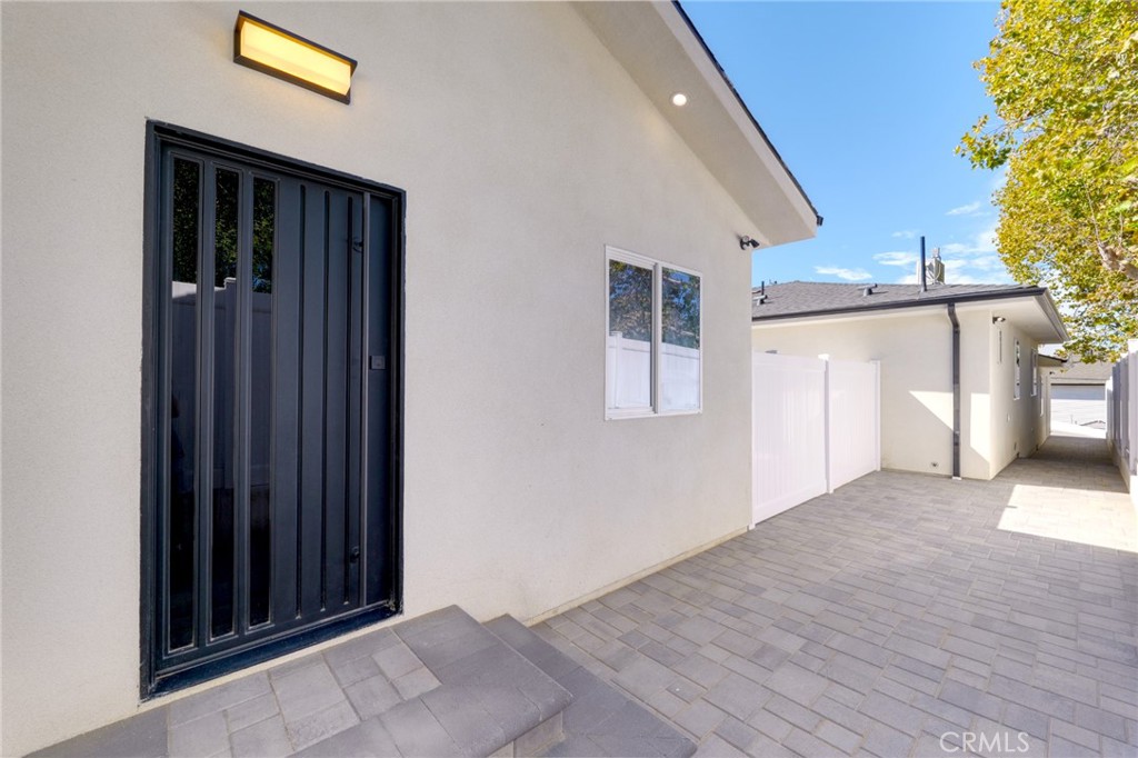 10904 Tujunga Canyon Property Photo 2