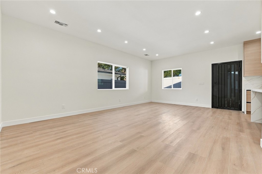 10904 Tujunga Canyon Property Photo 4