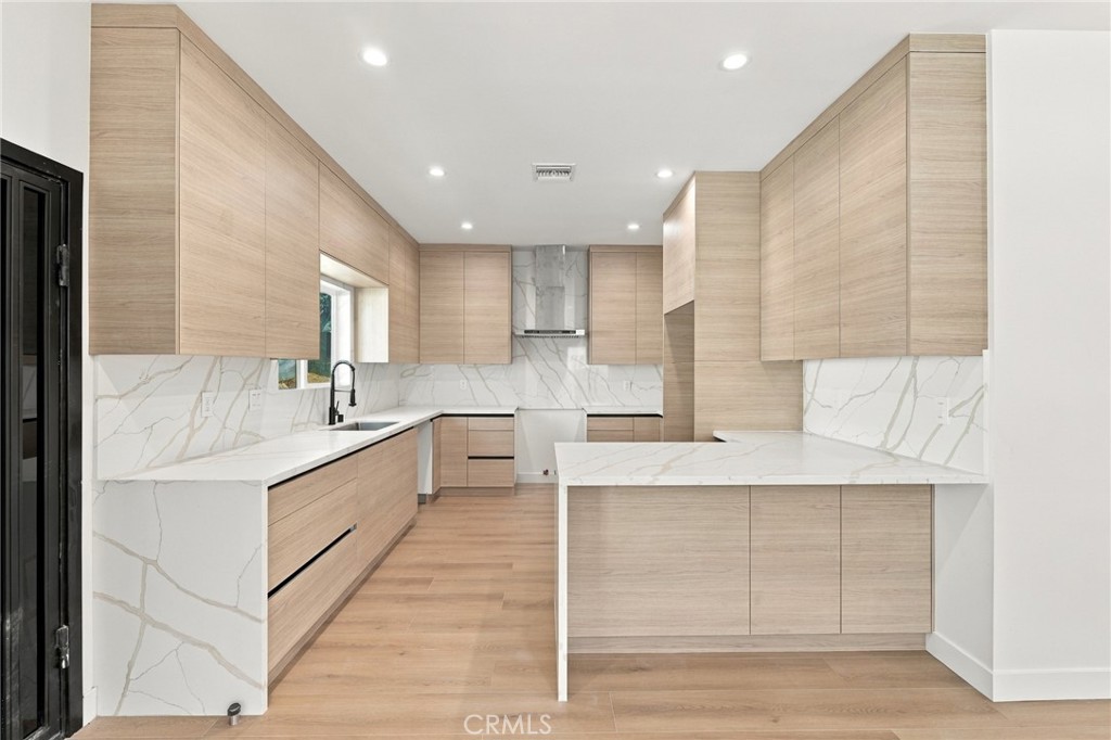 10904 Tujunga Canyon Property Photo 6