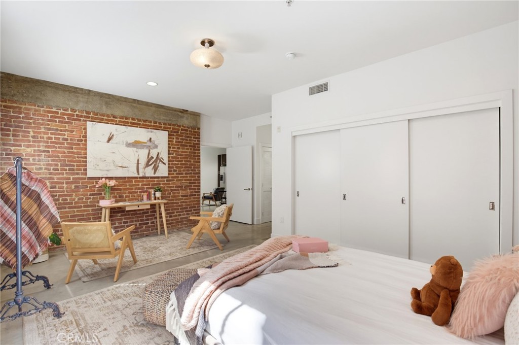 139 S Los Robles Avenue 102 Property Photo 16