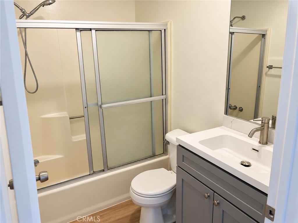344 Vine Street 4 Property Photo 8