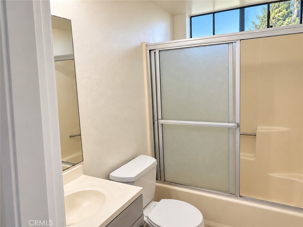 344 Vine Street 4 Property Photo 11