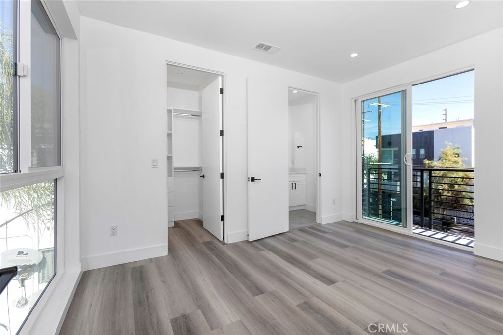 1255 N Gower Street Property Photo 4