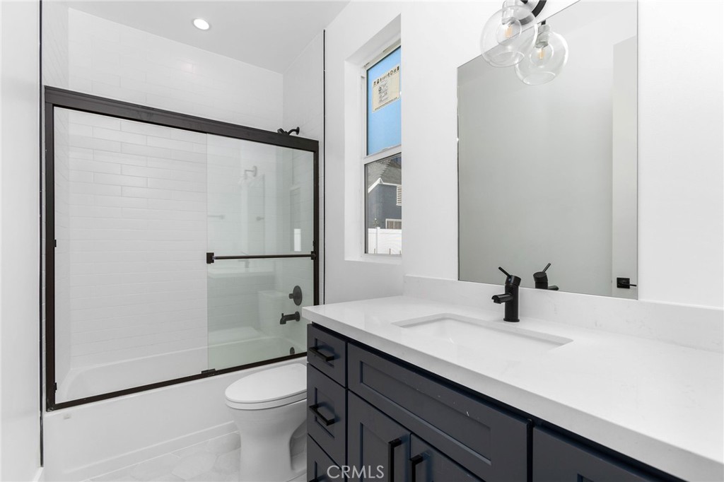 1255 N Gower Street Property Photo 5