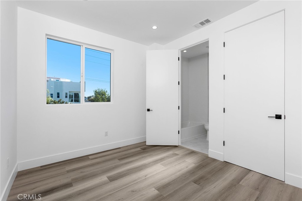 1255 N Gower Street Property Photo 12