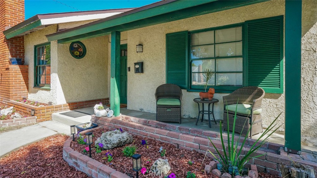 330 S Griffith Park Drive Property Photo 2