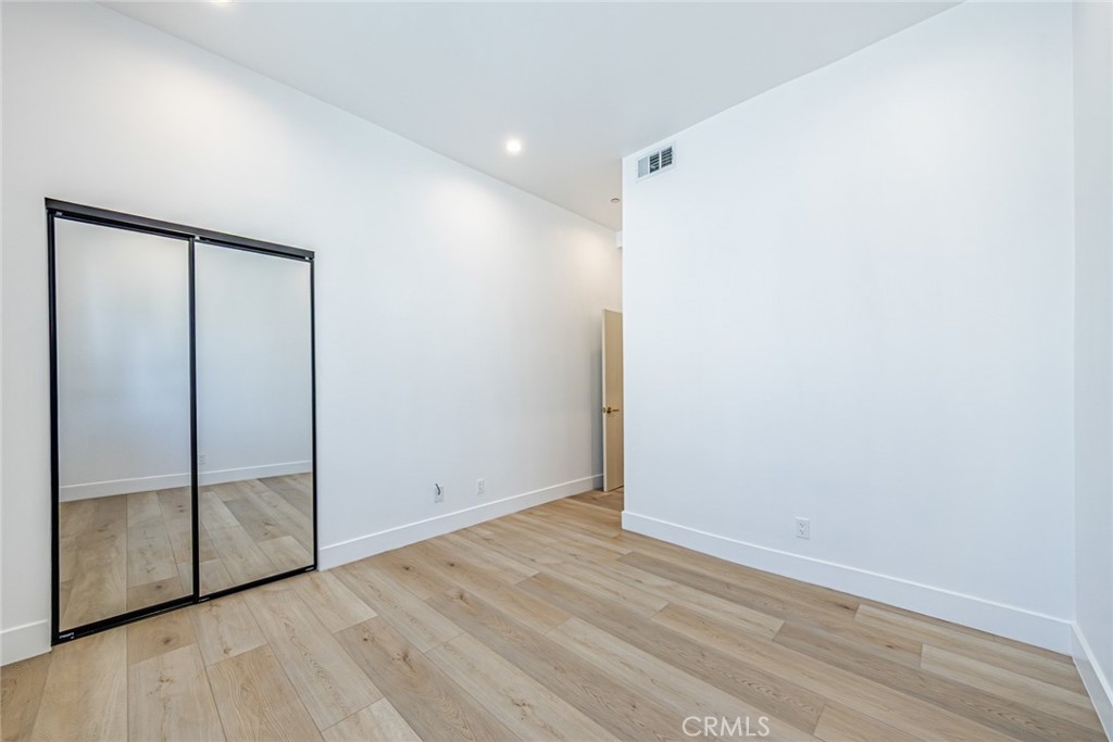 242 N Dillon Street Property Photo 11