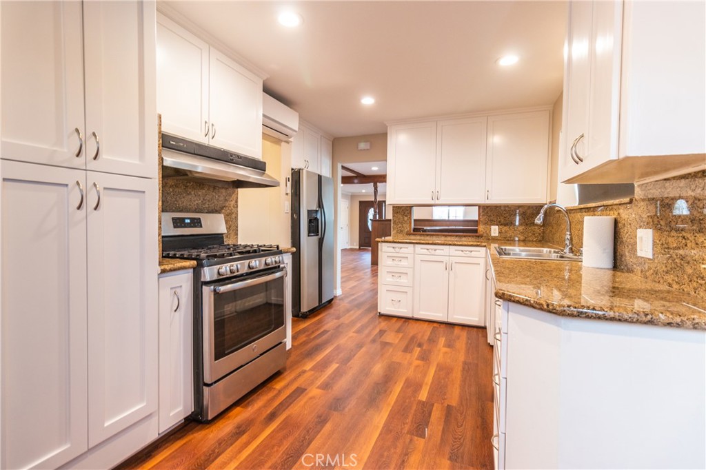 870 N Alexandria Avenue Property Photo 10