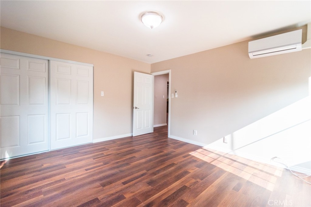 870 N Alexandria Avenue Property Photo 14