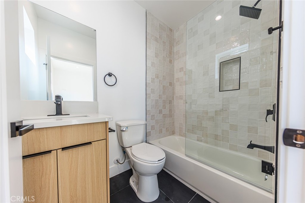 2426 S West View Property Photo 14