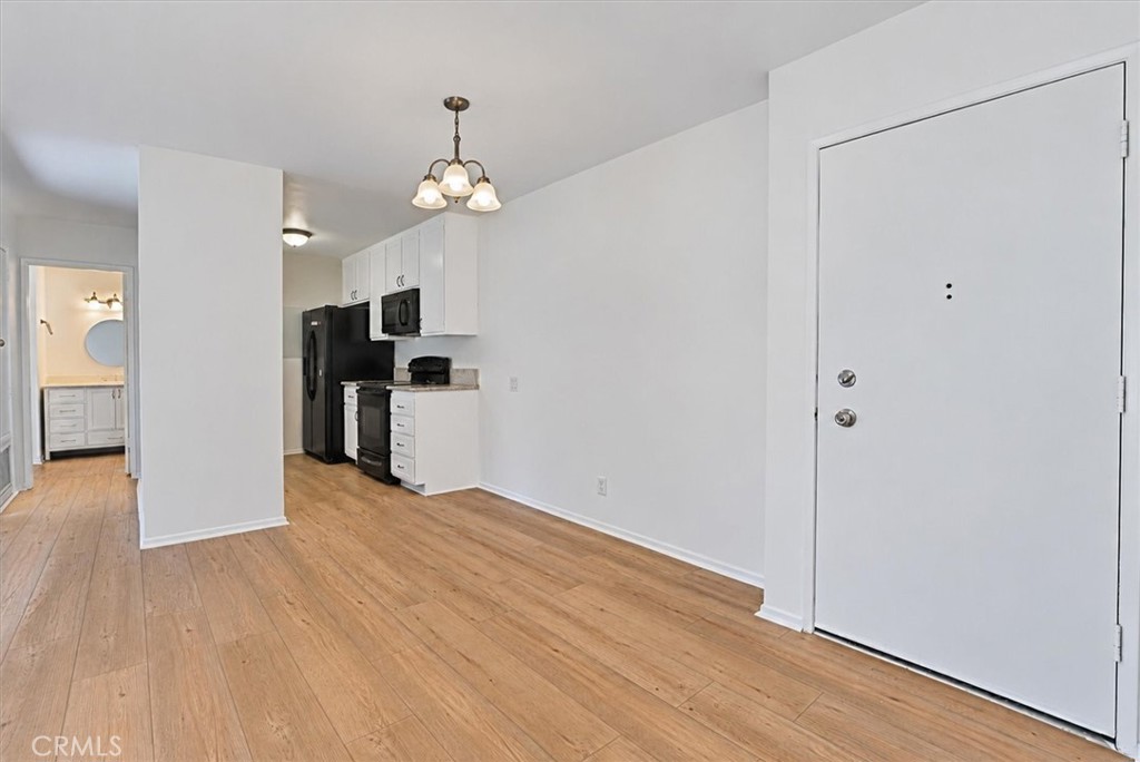 5460 White Oak Property Photo 2