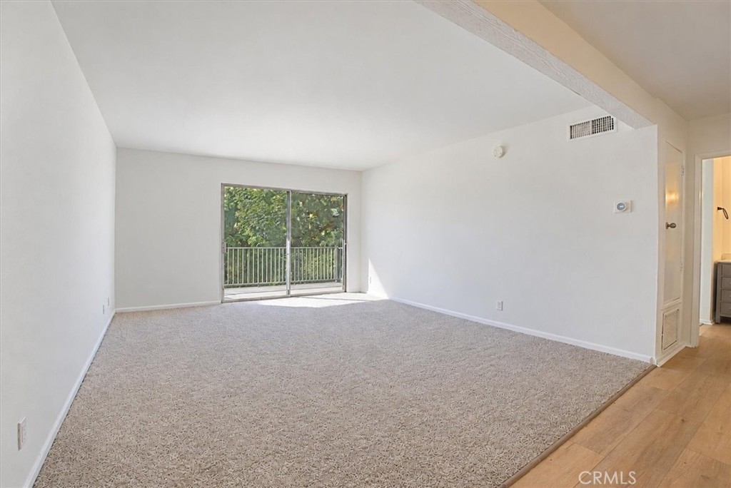 5460 White Oak Property Photo 4