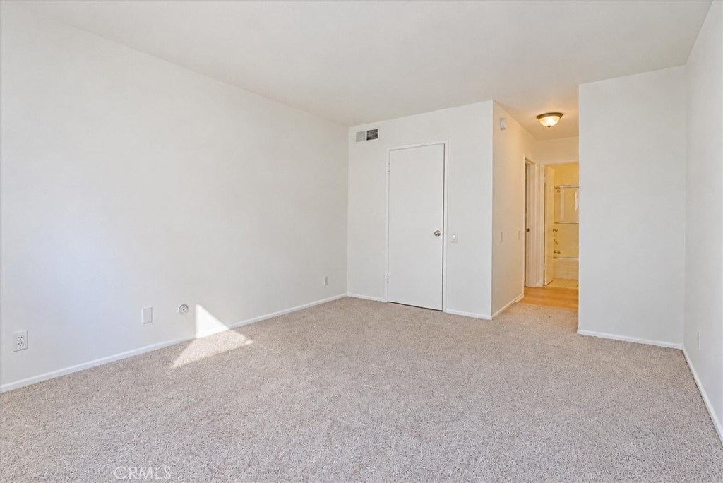 5460 White Oak Property Photo 13
