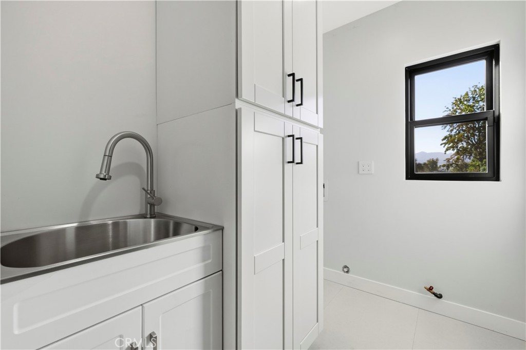 251 S Griffith Park Property Photo 40