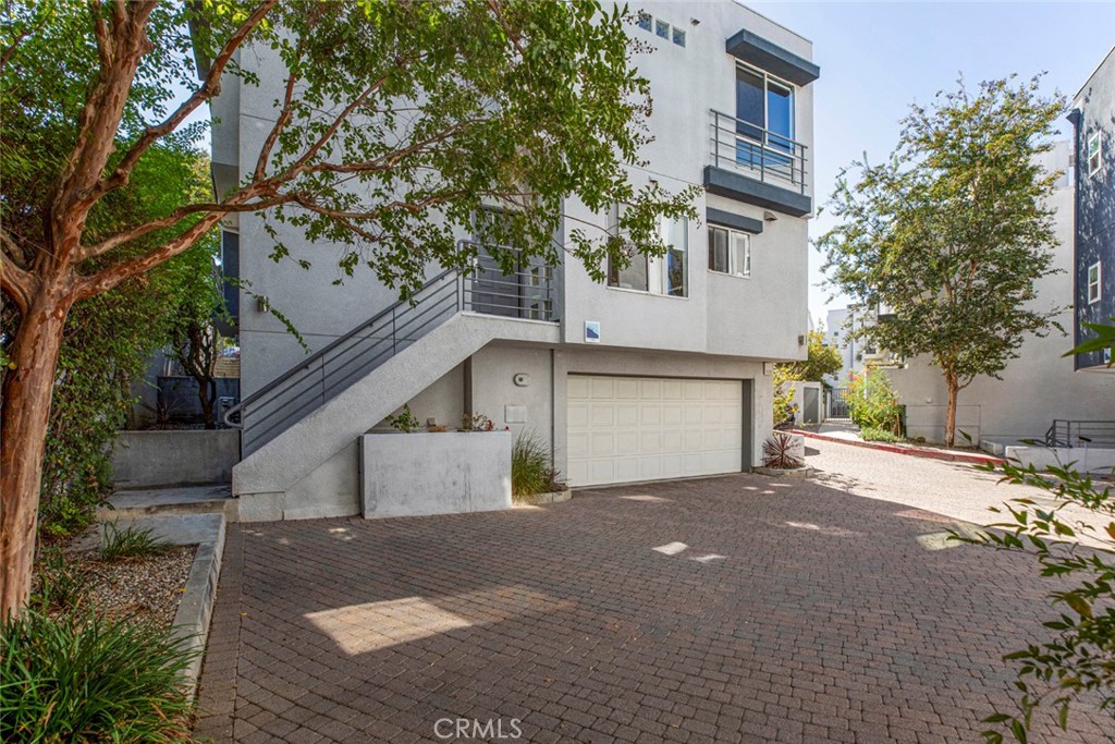 1080 Everett Property Photo 1