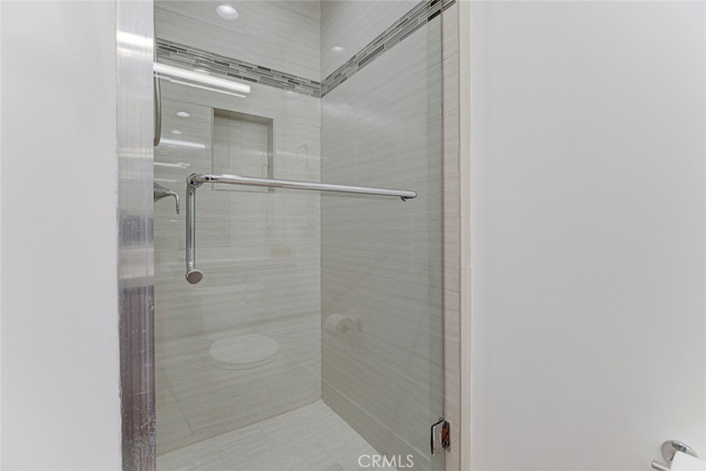 1080 Everett Property Photo 10
