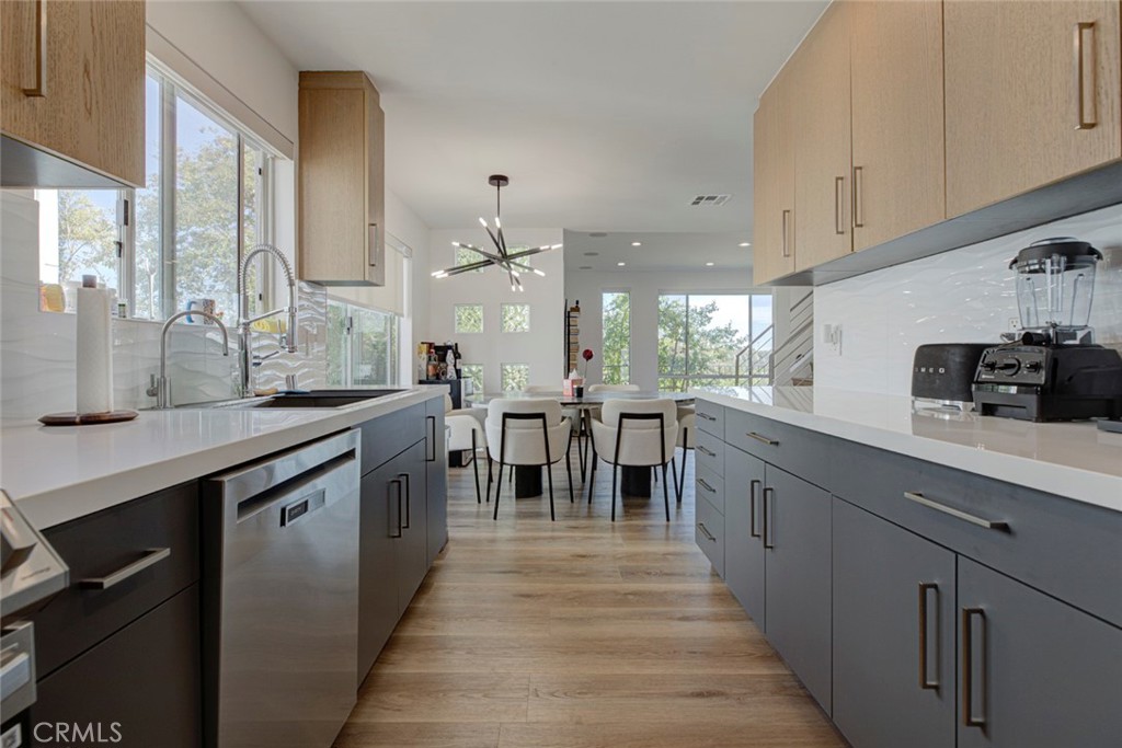 1080 Everett Property Photo 16