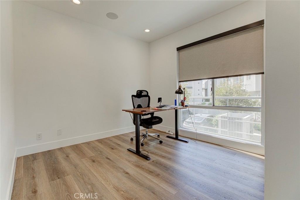 1080 Everett Property Photo 17